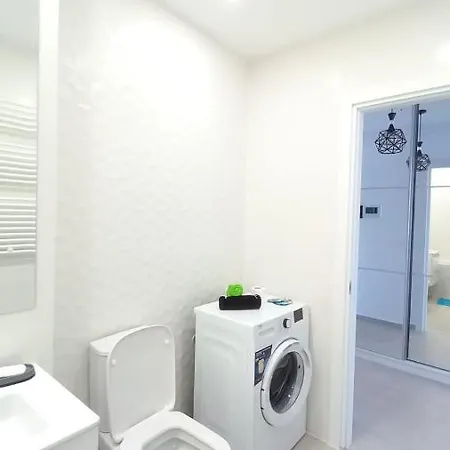 Апартаменты Lovely Sunrise Бухарест